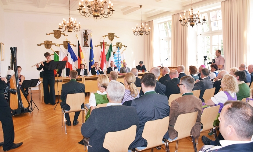 Empfang im Sitzungssaal anlässlich der Städtepartnerschaft Altötting Mariazell.