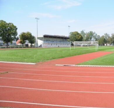 csm_ludwig-kellerer-stadion-sportplatz-altoetting-foto-stadt-14a-385x370_b0fd62ebbb