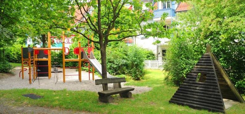 csm_spielplatz-altoetting-georgenstrasse-foto-stadt-795x370_49784a4675 csm_spielplatz-altoetting-georgenstrasse-foto-stadt-795x370_49784a4675