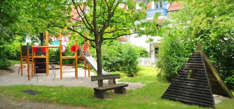 csm_spielplatz-altoetting-georgenstrasse-foto-stadt-795x370_49784a4675