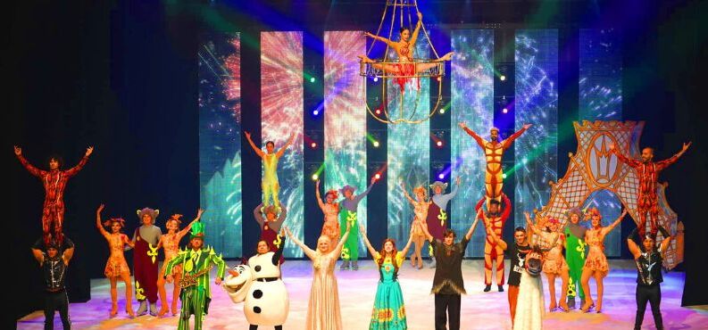 Foto von einer Szene aus der Musikshow Eiskönigin 1 & 2.