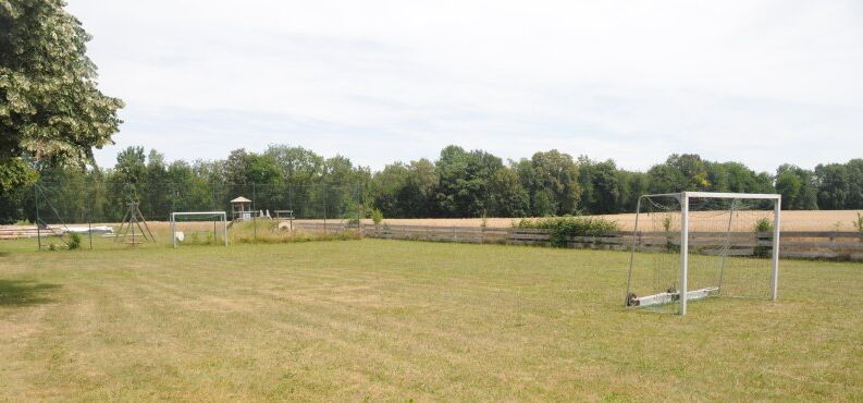 csm_spielplatz-altoetting-bolzplatz-unterholzhausen-foto-stadt-795x370_a004e0e4cb