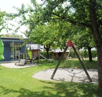 csm_kinderkrippe-regenbogen-spielplatz-altoetting-foto-stadt-1-385x370_6775d01269 csm_kinderkrippe-regenbogen-spielplatz-altoetting-foto-stadt-1-385x370_6775d01269