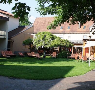 Hier sehen Sie den Garten im Caritashaus St. Elisabeth