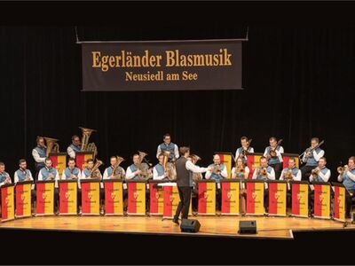 Egerländer Blasmusik, KULTUR+KONGRESS FORUM ALTÖTTING, Foto: Veranstalter Die Egerländer Blasmusik spielt ein Konzert.