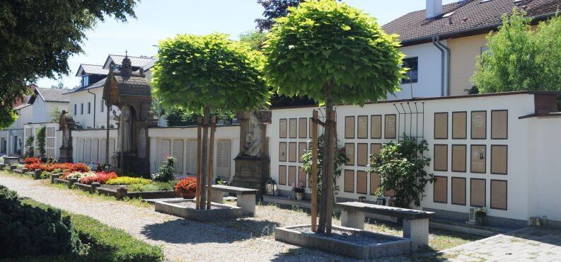 csm_friedhof-b-altoetting-foto-stadt-8-795x370_35a426da04 csm_friedhof-b-altoetting-foto-stadt-8-795x370_35a426da04