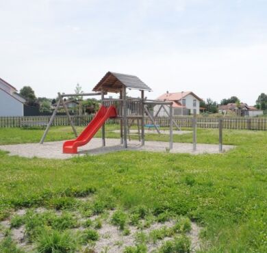 csm_spielplatz-altoetting-eschbachstrasse-foto-stadt-385x370_44a62e0584