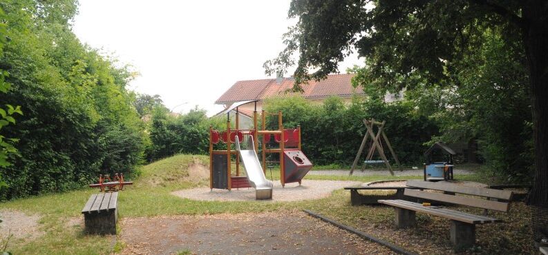 csm_spielplatz-altoetting-moesmangstrasse-foto-stadt-795x370_2f9bfd0447