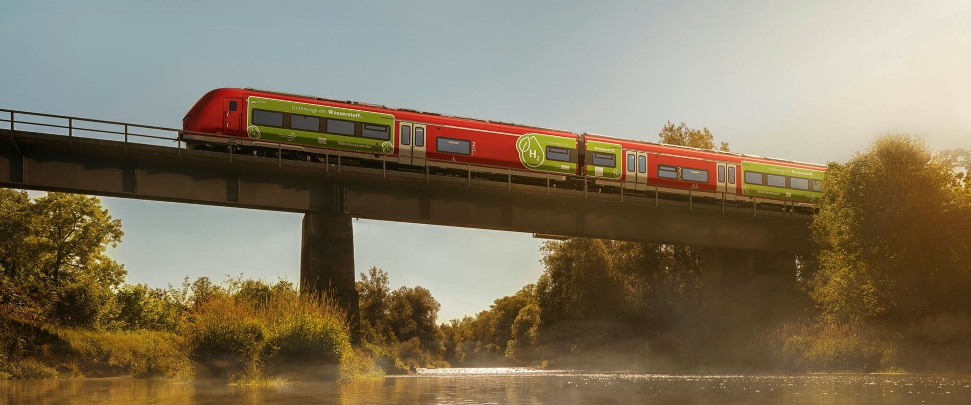 Stadt Altötting, Wasserstoffzug, Brücke, Foto: DB Südostbayernbahn 