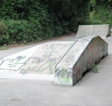 csm_spielplatz-altoetting-skaterplatz-josef-kehrer-strasse-foto-stadt-385x370_20ab064002 csm_spielplatz-altoetting-skaterplatz-josef-kehrer-strasse-foto-stadt-385x370_20ab064002