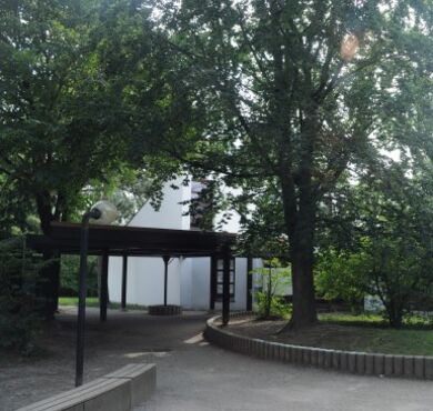 Grundschule Nord Altötting, Foto Stadt Altötting Außenbereich der Grundschule Nord in Altötting.