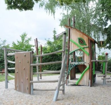 csm_spielplatz-altoetting-hermann-stelzer-strasse-foto-stadt-385x370_e5beeadd10 csm_spielplatz-altoetting-hermann-stelzer-strasse-foto-stadt-385x370_e5beeadd10