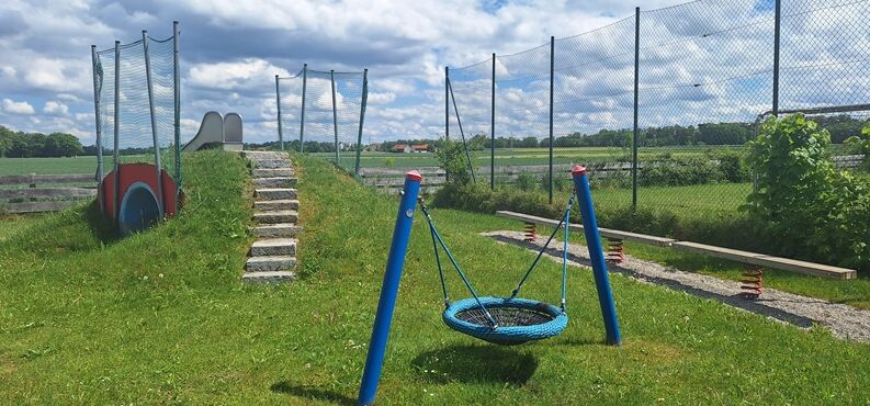 Spielplatz Altötting - Unterholzhausen, Spielgeräte, Foto: Stadt Altötting Spielplatz Altötting - Unterholzhausen, Spielgeräte, Foto: Stadt Altötting