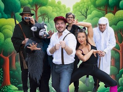 Das 6-köpfige Ensemble von Peter und der Wolf.
