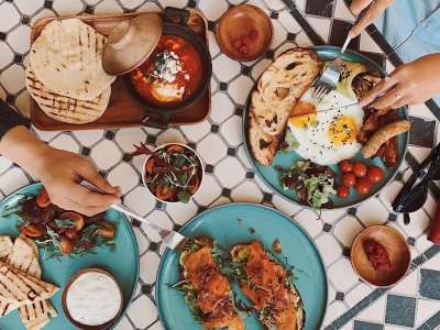 08.10.eine-welt-brunch-foto-pixabay