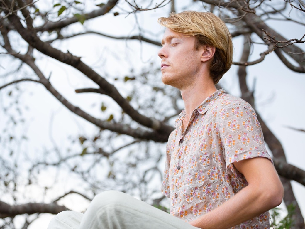 2026-04-19-Vom-Fach-Eggerl-Stadtgalerie-Altoetting-Foto-pixabay-kalyanayahaluwo-meditate-7831951_1280-1040x780