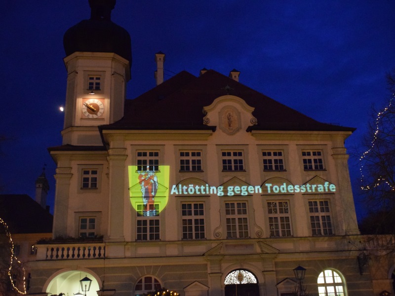 30-11-18-Altoetting-Amnesty-gegen-die-Todesstrafe-800x600