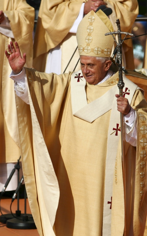 31-12-22-Papst-Benedikt-emeritus-1-800x600