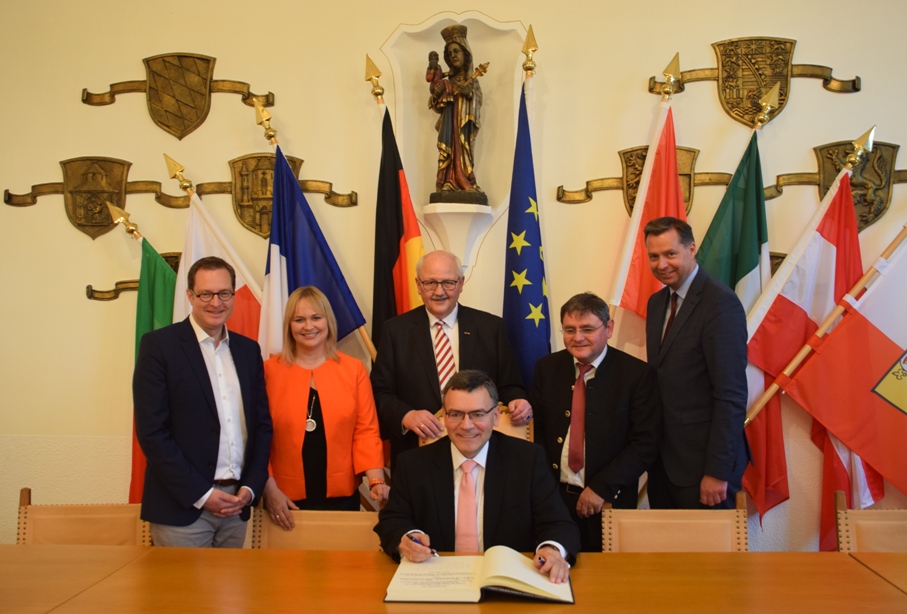 Empfang_Staatsminister_Dr._Herrmann_Goldene_Buch