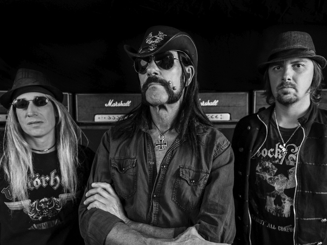 Motörblast, Motörhead, Abriss, Forum Altötting, Bild Band Drei Männer in schwarzen Klamotten.