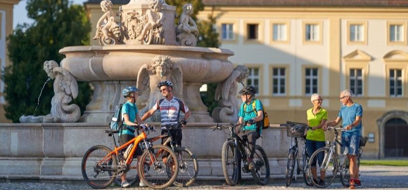 Fahrrad Kapellplatz Altötting Foto Dirschl