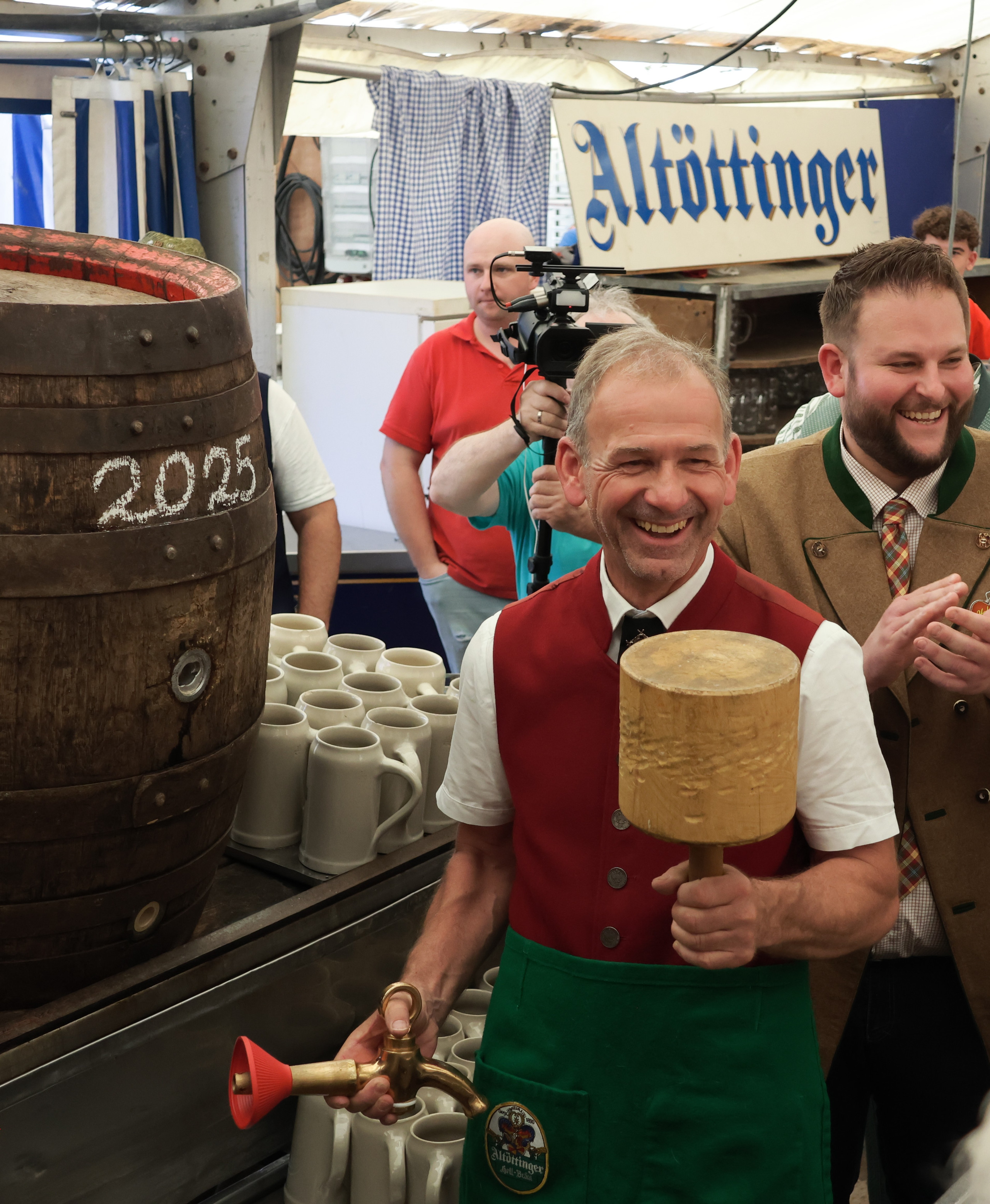 Hofdult Altötting Anzapfen 2025