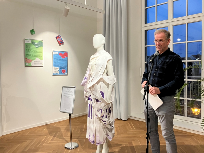 Stadt Altötting, Vernissage "Schön verpackt", Foto: Stadt Altötting 