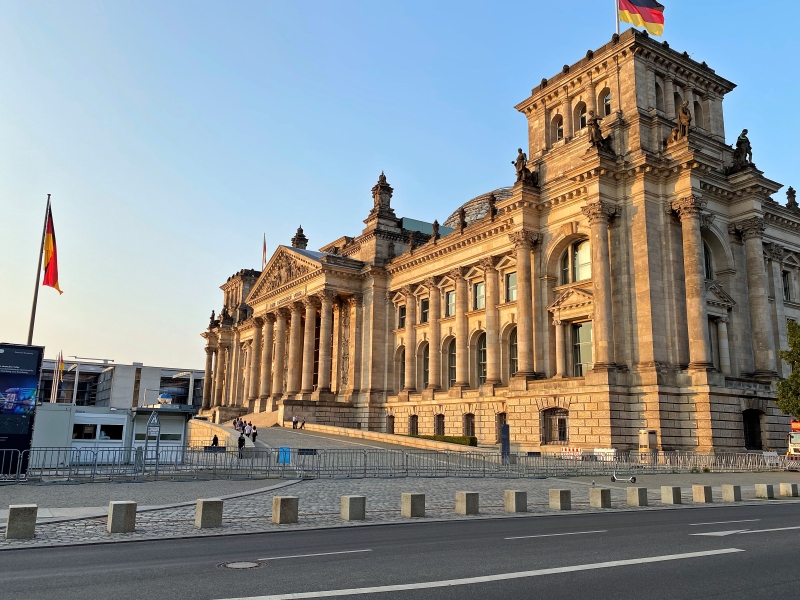 Hier sehen Sie das Reichstagsgebäude.