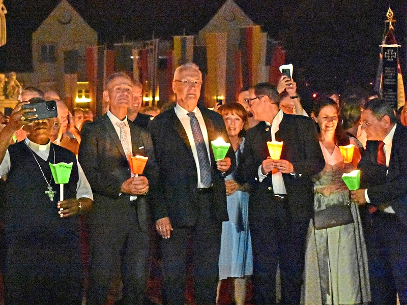 Stadt Altötting, Mariä Himmelfahrt, Lichterprozession, 2025, Foto: Roswitha Dorfner