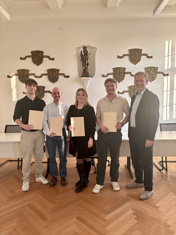 Stadt Altötting, Schülerehrung März 2026, Foto: Stadt Altötting 
