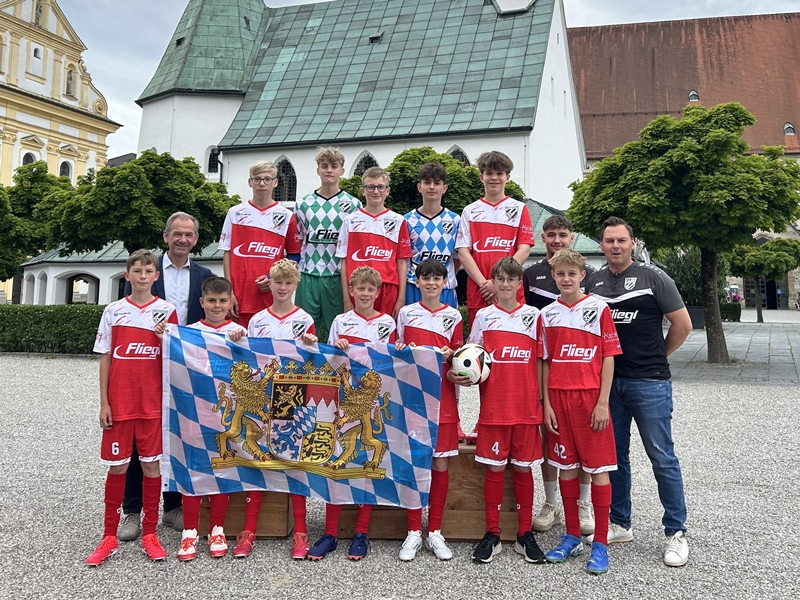 Stadt Altötting, Fußballturnier Youngs for Peace, Team Altötting, Aussendung, Foto: Stadt Altötting