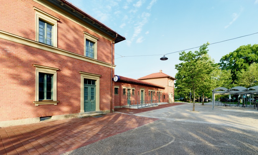 Hier sehen Sie den Bahnhof Altötting.