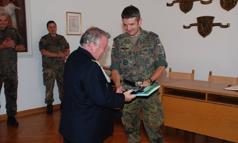 Der Empfang bei dem Gelöbnis der Bundeswehr 2008 in Altötting.