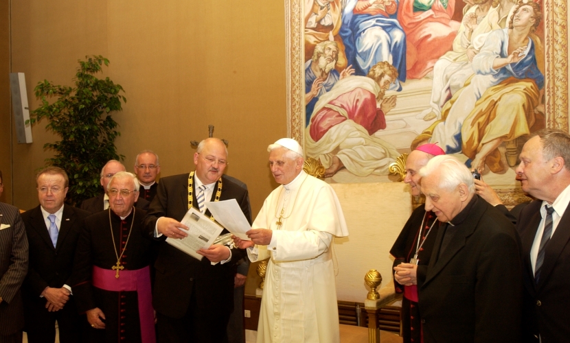 10Verleihung der Ehrenbüergerwürde an Papst Benedikt XVI.-Foto-Georg-Willmerdinger