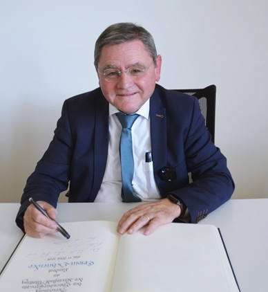 Stadt Altötting, Ehrenbürger Landrat Erwin Schneider, Foto: Stadt Altötting