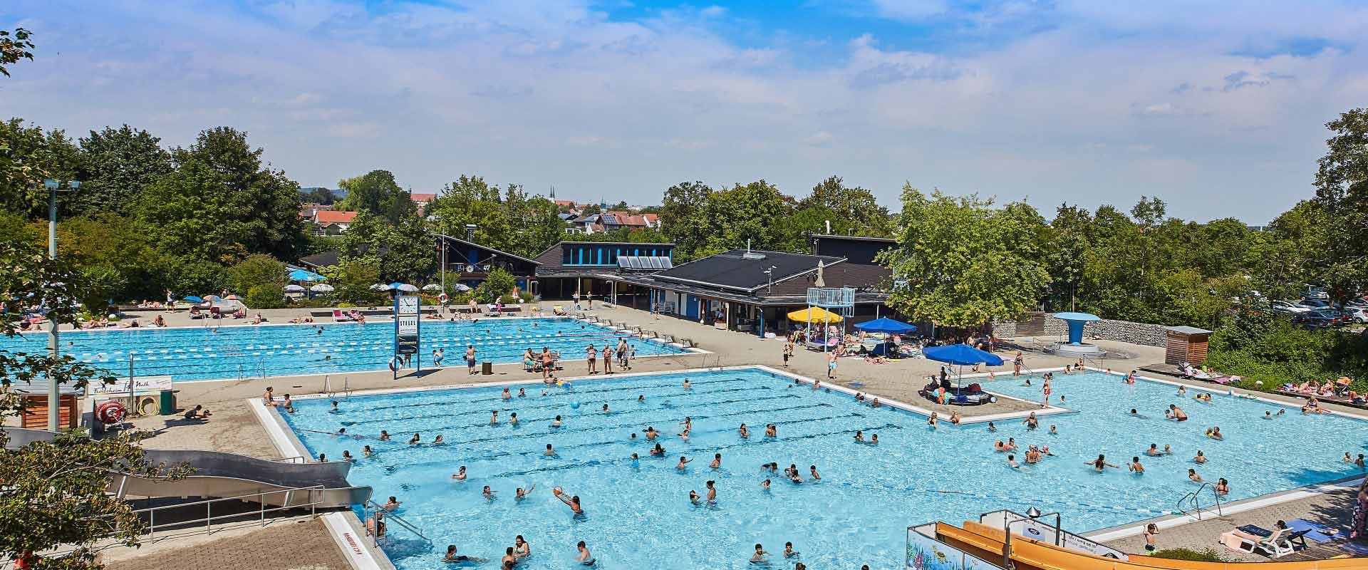 Hier sehen Sie eine Luftaufnahme vom Freibad St. Georgen.