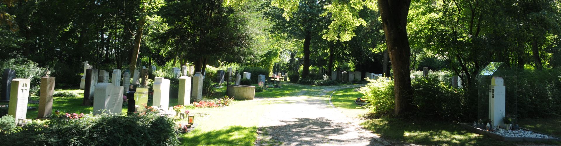 Der Parkfriedhof in Altötting.
