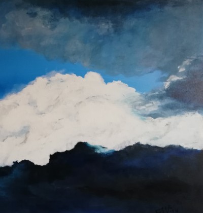 Ausschnitt aus dem Gemäde "heiter bis wolkig" von Christine Forstner mit weißen, grauen und schwarzen Wolken.
