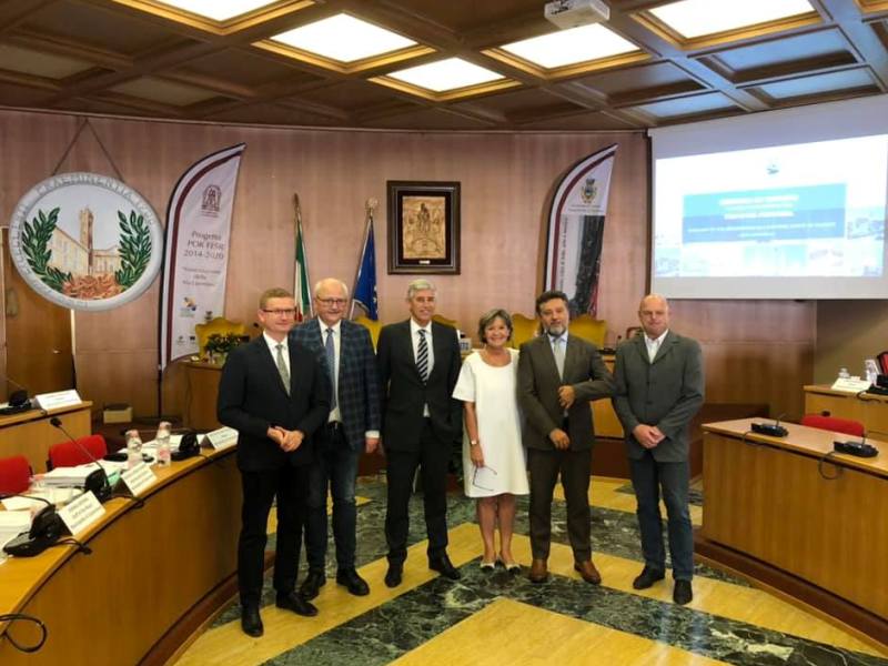 Shrines of Europe Treffen in Loreto, Stadtpräsident Krzysztof Matyjaszczyk, Tschenstochau/Polen, Erster Bürgermeister Herbert Hofauer, Bürgermeister Luis Albuquerque, Fatima/Portugal, Bürgermeisterin Josette Bourdeu Lourdes/Frankreich, Sindaco Dr. Paolo Niccoletti, Loreto/Italien und Bürgermeister Michael Wallmann, Mariazell/Österreich. 