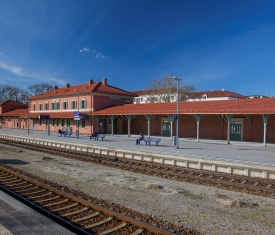 Bahnhof Altötting, nach Renovierung 2019, Foto: Strauss Bahnhof Altötting, nach Renovierung 2019, Foto: Strauss