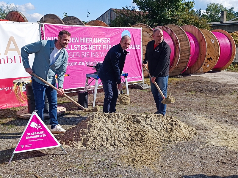Stadt Altötting, Spatenstich Breitbandausbau, Foto: Stadt Altötting