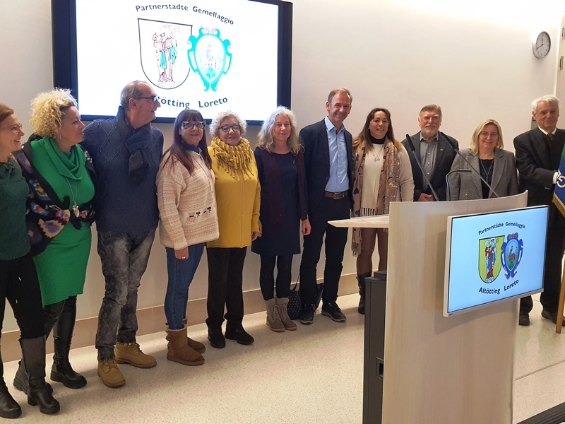 Stadt Altötting, Besuch Loreto, Gruppenbild, Foto: Stadt Altötting 