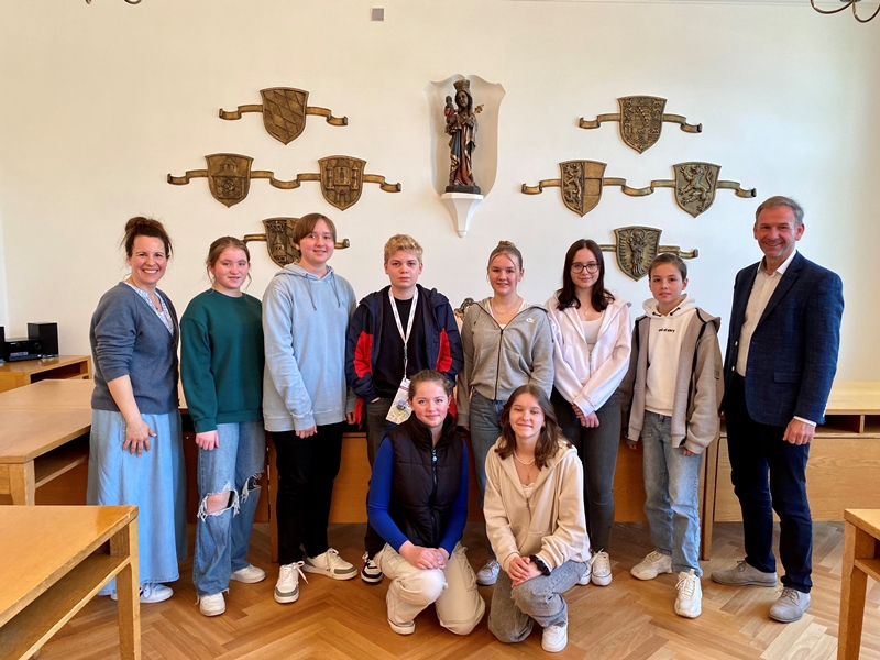 Stadt Altötting, Besuch Sozialzweig Maria-Ward-Gymnasium, Foto: Stadt Altötting