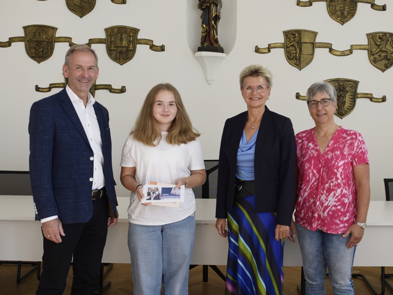 Stadt Altötting, Bonuspaket, Übergabe CityCard-Gutscheine, September 2026, Foto: Stadt Altötting