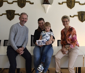 Stadt Altötting, Altöttinger Bonuspaket, Übergabe Citycard-Gutscheine, Foto: Stadt Altötting