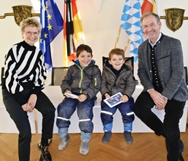 Stadt Altötting, Bonuspaket, Übergabe Gutscheine, Januar 2026, Foto: Stadt Altötting