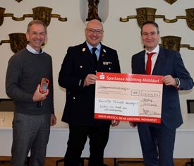 Stadt Altötting, Bürgerstiftung Altötting, Spendenübergabe Feuerwehr Altötting, 2026, Foto: Stadt Altötting