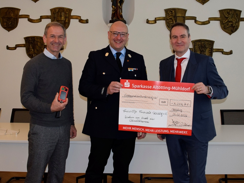 Stadt Altötting, Bürgerstiftung Altötting, Spendenübergabe Feuerwehr Altötting, 2026, Foto: Stadt Altötting