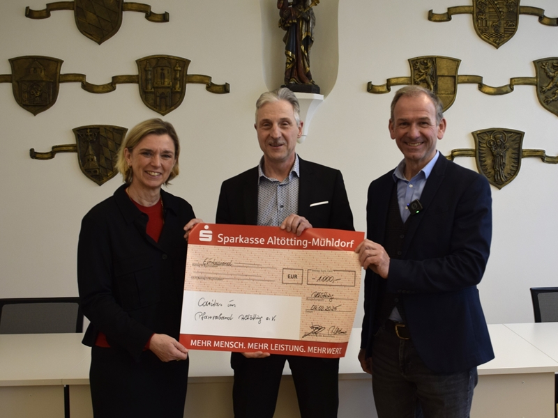 Stadt Altötting, Spendenübergabe Bürgerstiftung 2025, Caritas, Foto: Stadt Altötting