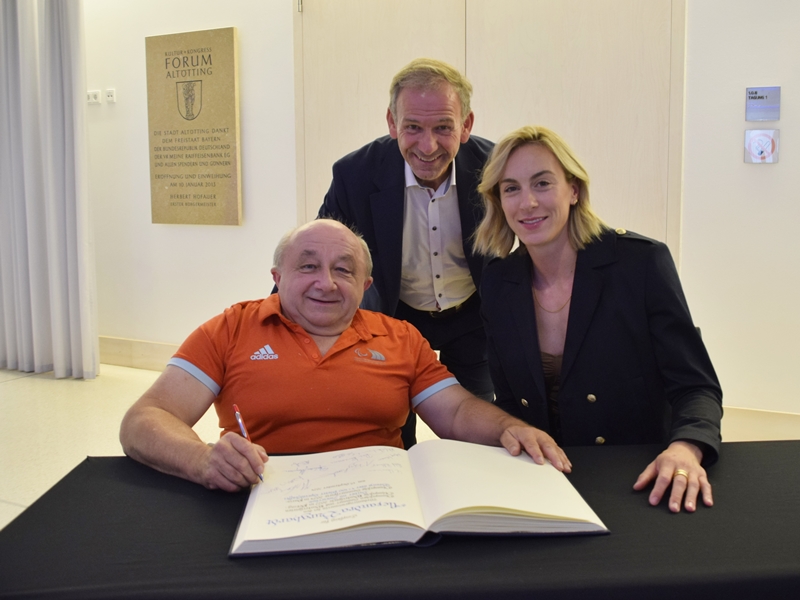 Stadt Altötting, Empfang für Alexandra Burghardt, Ehrengast Josef Neumaier, 2024, Foto: Stadt Altötting